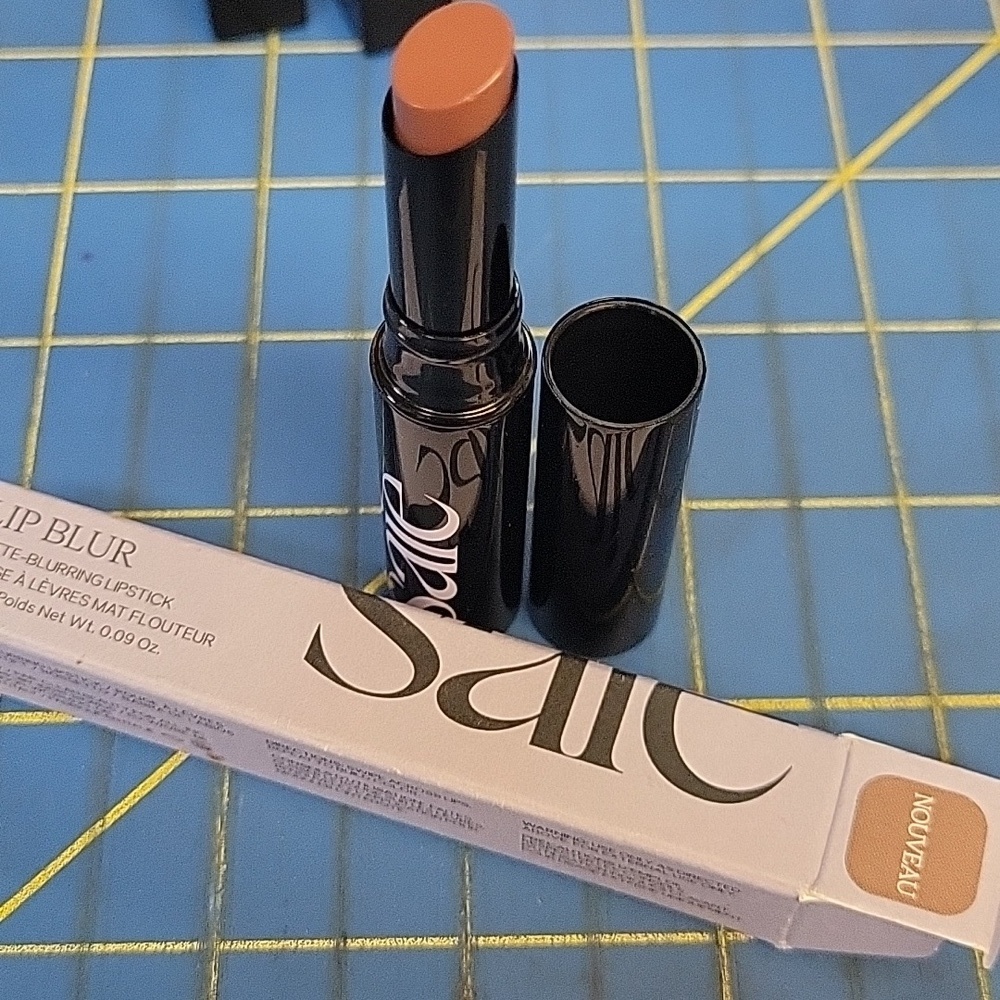 Saie Lip Matte Blurring Lipstick - Nouveau New 2.5g In Box